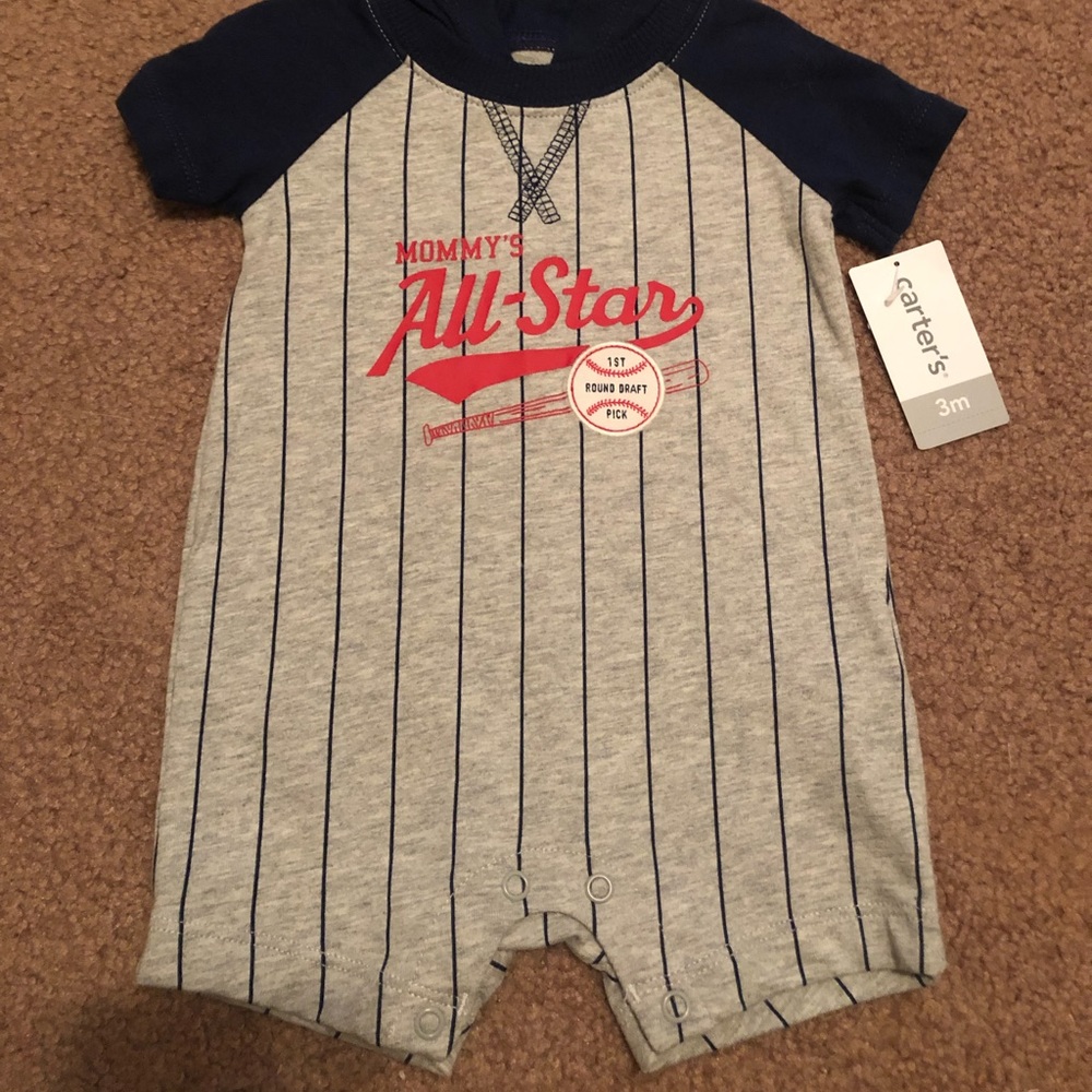 BNWT- Carter’s baby boy hooded romper